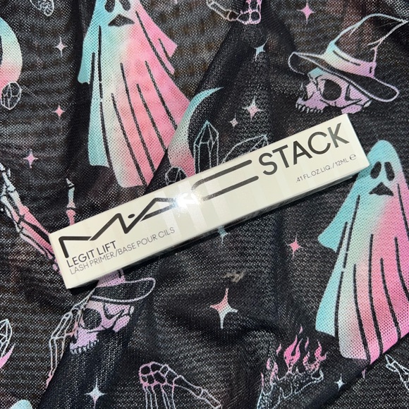 MAC: MACStack Lash Primer - Picture 1 of 3